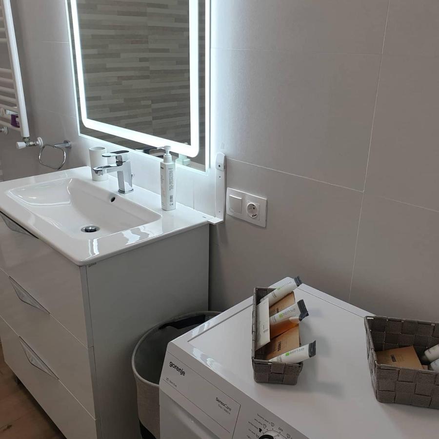 Stylish Stay - Premium - Free Parking & Central Location Oradea Eksteriør billede