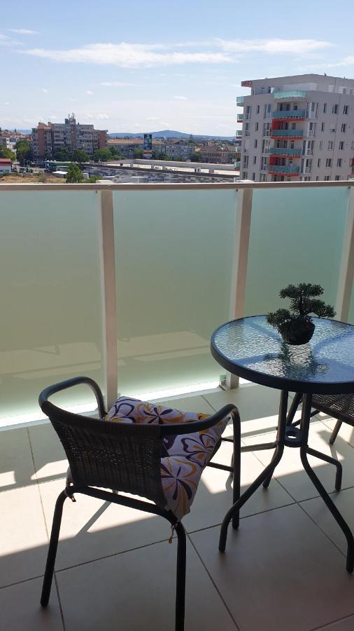 Stylish Stay - Premium - Free Parking & Central Location Oradea Eksteriør billede