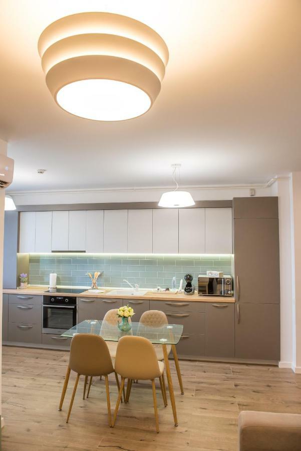 Stylish Stay - Premium - Free Parking & Central Location Oradea Eksteriør billede