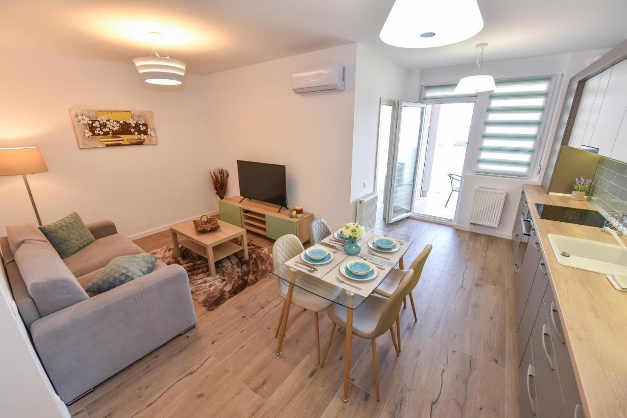 Stylish Stay - Premium - Free Parking & Central Location Oradea Eksteriør billede