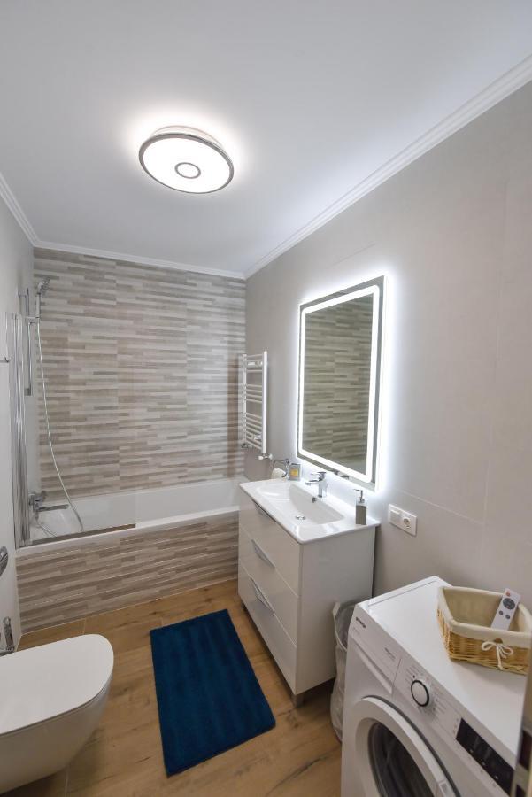 Stylish Stay - Premium - Free Parking & Central Location Oradea Eksteriør billede